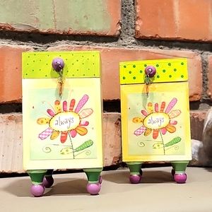 Best Friends Wooden Boxes with Button Latch Wooden Decorative Feet